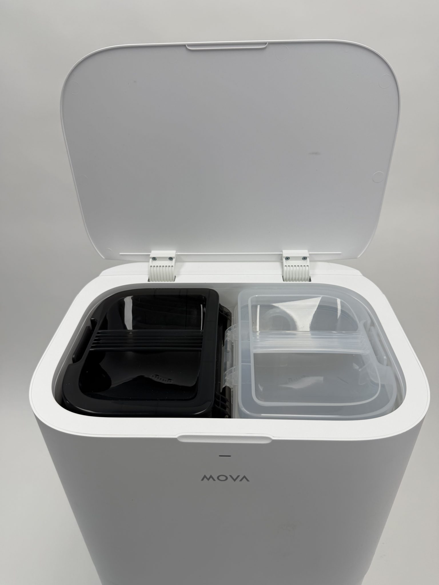 Mova E40 Ultra robotas siurblys